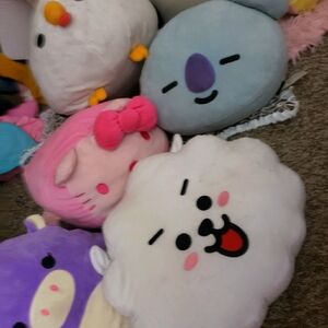 5 plushies